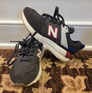 New Balance 009 Kids' Navy Sneakers